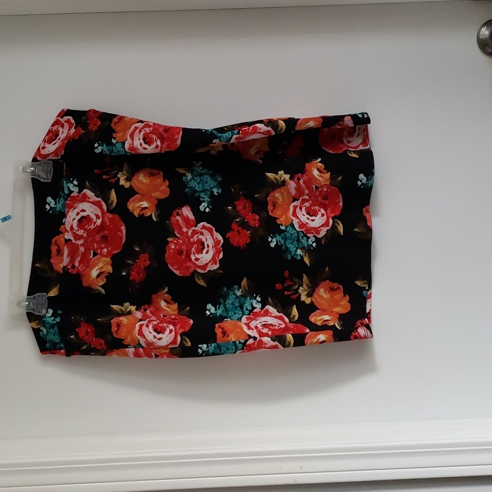 Floral skirt guc size xl